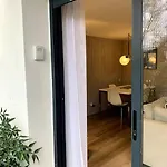 Joli T2 3* 40 M2 Avec Parking Et Terrasse * 엑스레뱅