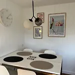 Joli T2 3* 40 M2 Avec Parking Et Terrasse 엑스레뱅