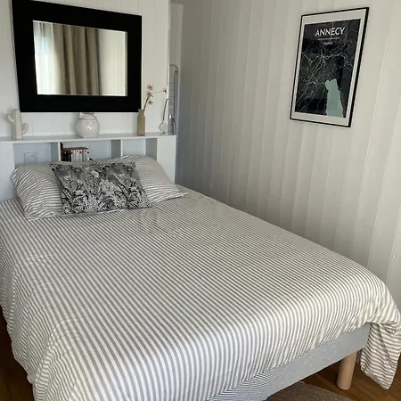 Joli T2 3* 40 M2 Avec Parking Et Terrasse דירה *
