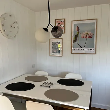 Joli T2 3* 40 M2 Avec Parking Et Terrasse אקס-לה-באינס