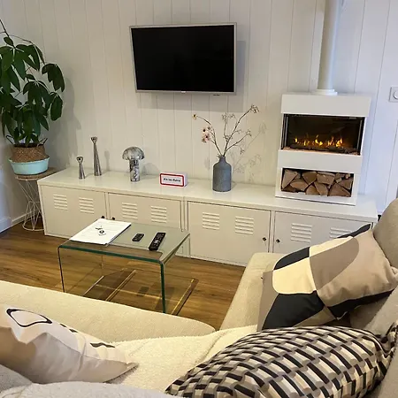 Joli T2 3* 40 M2 Avec Parking Et Terrasse דירה אקס-לה-באינס