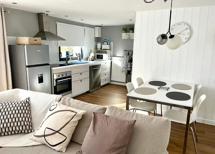 Joli T2 3* 40 M2 Avec Parking Et Terrasse * エクスレバン